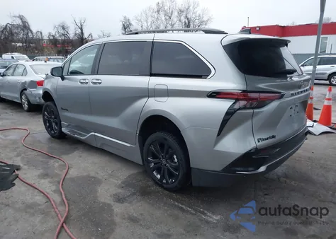 2024 Toyota Sienna Xse z USA, uszkodzony, nr VIN 5TDDRKEC1RS188513